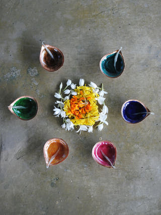 Teardrop Solid Colour Plain Diyas | Set of 6