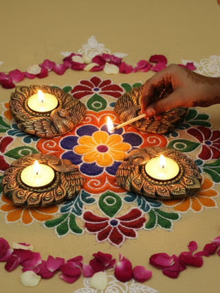 Dancing Peacock T Light | Set of 4