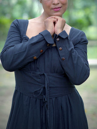 VINTAGE CLASSICS Wanderers Soul Dress Black Frills&Falls