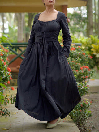 VINTAGE CLASSICS Wanderers Soul Dress Black Frills&Falls