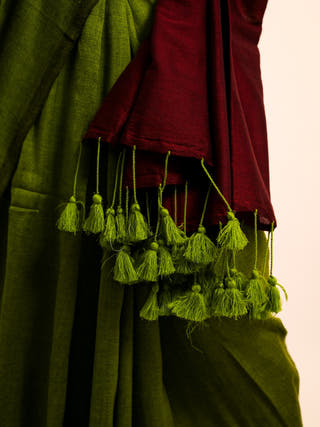 Geet Suhani Olive Green Handloom Cotton Acrylic Saree