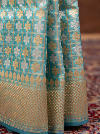 Kadhwa Floral Check Jangla Saree HKVBenaras