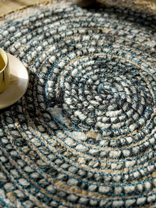 Artisanal Elegance: Handcrafted Wool Rugs for Distinctive Homes" Home Yarn