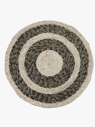 Coastal Comfort: Relaxed Living with Woolen Rugs" Home Yarn