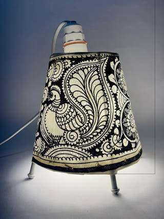 Peacock And Flower Table Lamp - Black