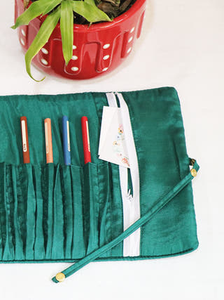 Green Printed Roll-up Pencil Case