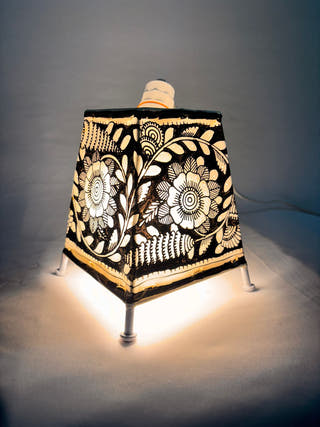 Floral Design Table Lamp - Black
