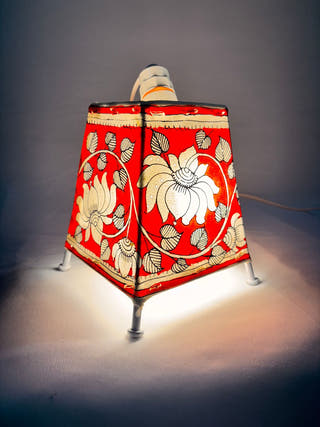 Lotus Design Table Lamp - Red