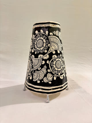 Floral Design Table Lamp - Black