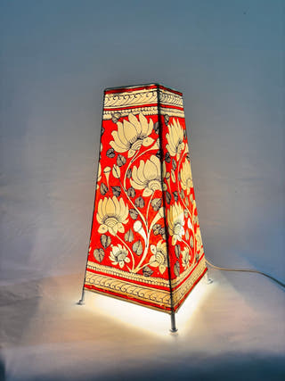 Lotus Design Table Lamp - Red