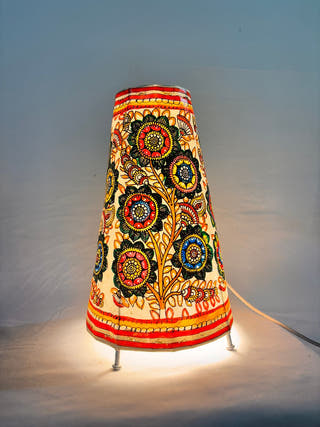Flowers Tholu Table Lamp