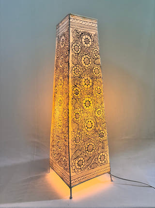 Nimmalakunta Tholu Bommalata Pushpavalli Heritage Leather Lamp - White