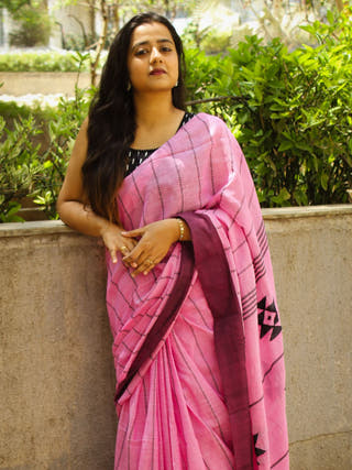 Gulabi Ankhein Saree