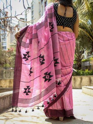 Gulabi Ankhein Saree