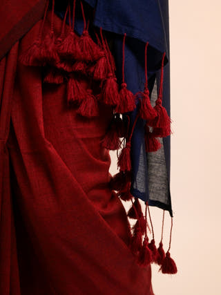 Ishq Ke Jharokhe Red Handloom Cotton Acrylic Saree