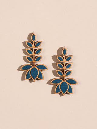 Wood Leaf Motif Earrings Teal WHE