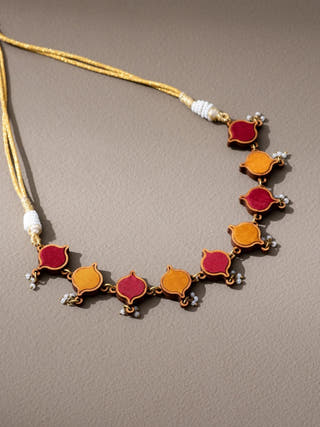 Wood Choker Necklace In Red WHE
