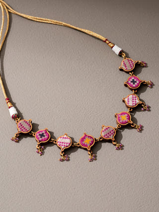 Wood Choker Necklace In Pink WHE