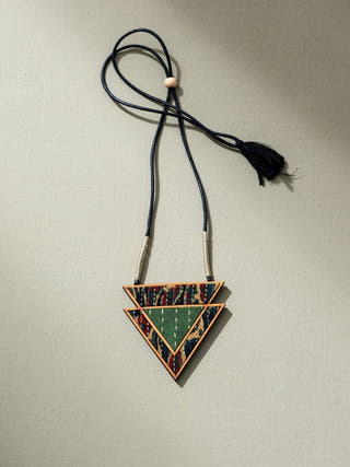 Wood Triangular Necklace Green WHE