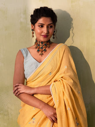 Wood Necklace With Green Shades WHE