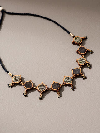 Wood Choker Necklace In Black WHE