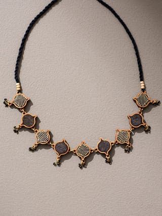 Wood Choker Necklace In Black WHE