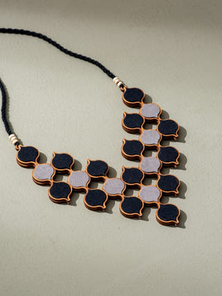 Wood Adjustable Length Necklace In Shades of Black WHE