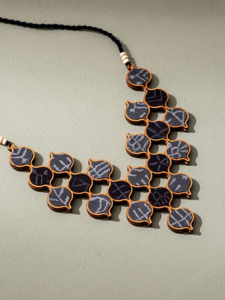 Wood Tribal Motif Adjustable Necklace Grey WHE