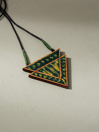 Batik Wood Triangular Adjustable Pendant Green WHE