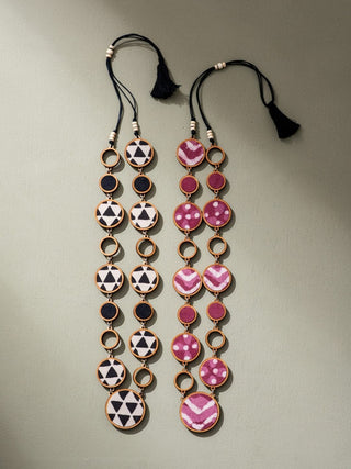 Wood Reversible Necklace  Pink And Black WHE