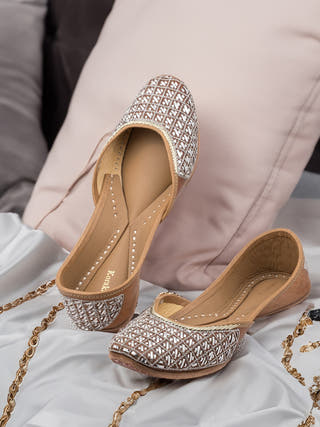 Juno Genuine Leather Punjabi Jutti for Women