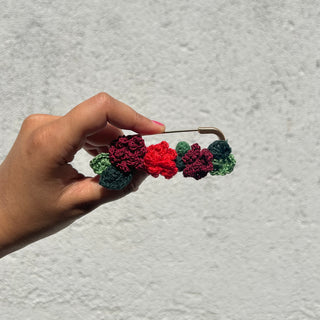 Rose crochet brooch on a metal pin Ikriit'm