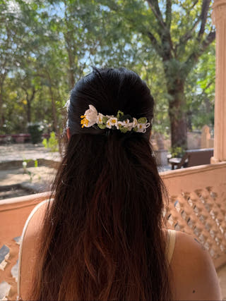 White Daisies Hair Comb
