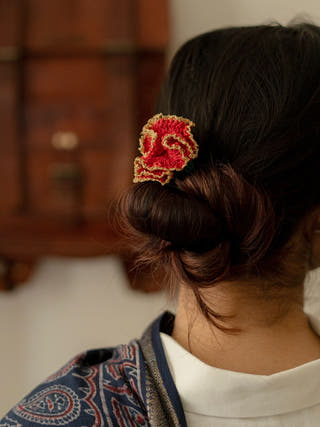 Rouge Carnation Hairpin | Set of 2