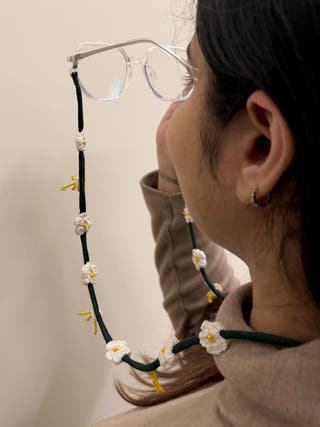 Safed Phool Specs String