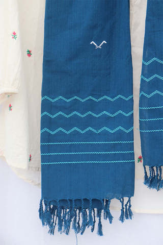 Bird With Wave Handwoven Stole Blue