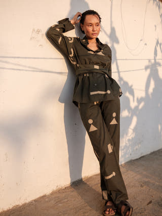 Deep Green Triangle Printed Nara Front Knot Shirt