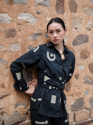 Black Triangle Printed Nara Front Knot Shirt