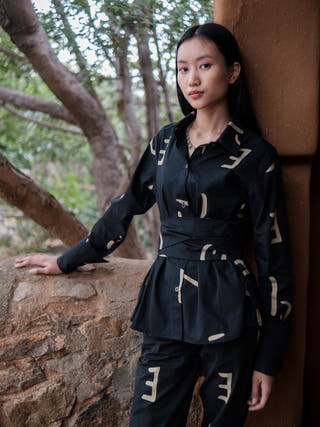 Black Line Printed Nara Front Knot Shirt