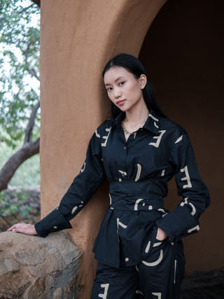 Black Line Printed Nara Front Knot Shirt