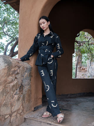 Black Line Printed Nara Front Knot Shirt