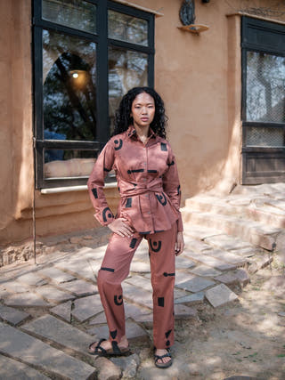 Copper Triangle Printed Nara Front Knot Shirt