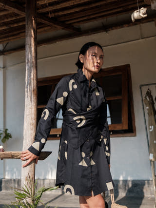 Black Triangle Printed Seattle Wrap Shirt Dress