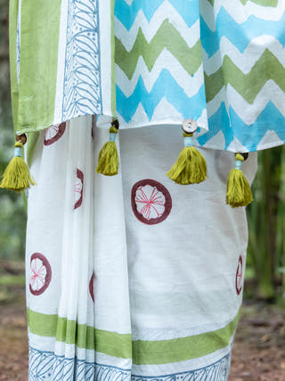 Kokum Mul Cotton Saree White Mogasu