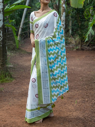 Kokum Mul Cotton Saree White Mogasu