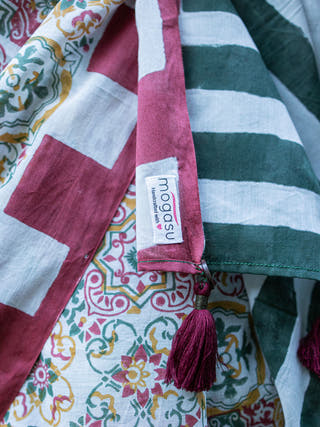 Block Printed Azulejo Mul Cotton Saree Red Mogasu