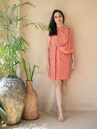Uncut Dress with Shoulder Button Detail | Peach