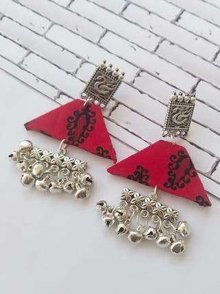 Red Printed Swan And Silver Ghungroo Earrings