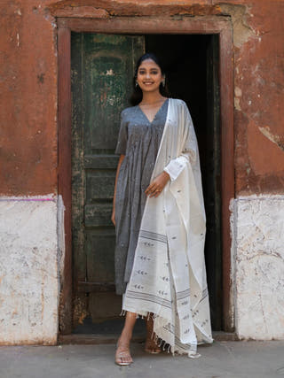 Handloom Grey Soft Cotton Jamdani Kurta Set With Dupatta