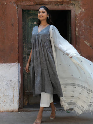 Handloom Grey Soft Cotton Jamdani Kurta Set With Dupatta